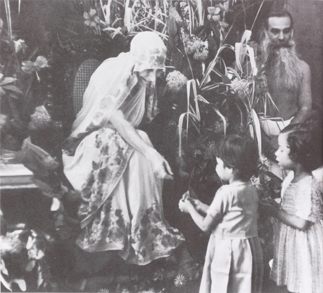 16-2_Kali-Puja-on-25-October-1954_sml.jpg
